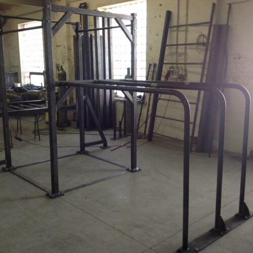 Calisthenics toestel Nippur M 50 Voordat de parken afgewerkt worden, wordt alles eerst geassembleerd, zodat we weten dat alles past.